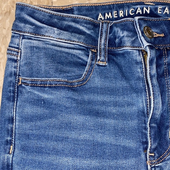 American Eagle Outfitters Super Hi-Rise Destroyed Jegging in Vintage Blue size 2 - Picture 4 of 15